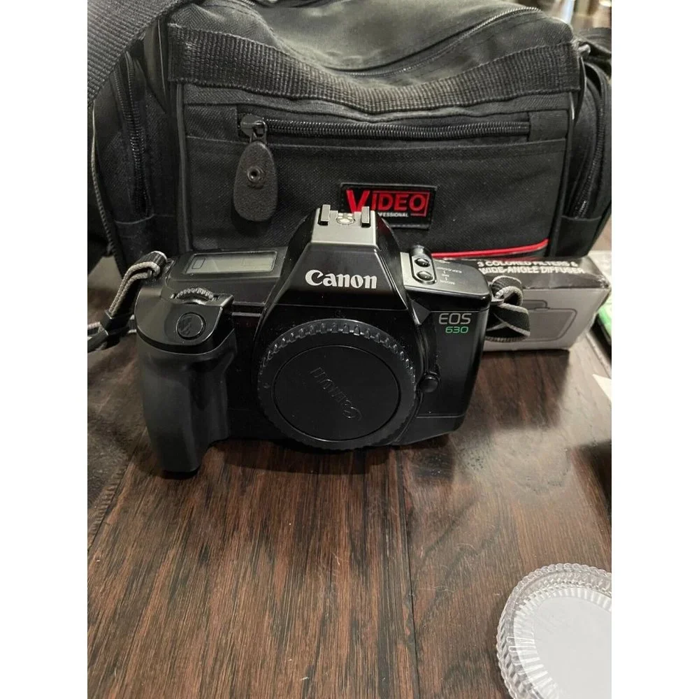 Canon EOS 630 AF 35mm SLR Camera Filters Achiever 630AF Flash Case lot Bundle